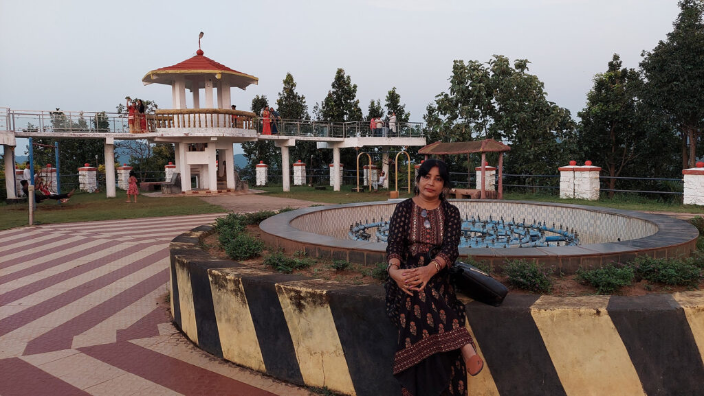 Hill View park, Daringbari